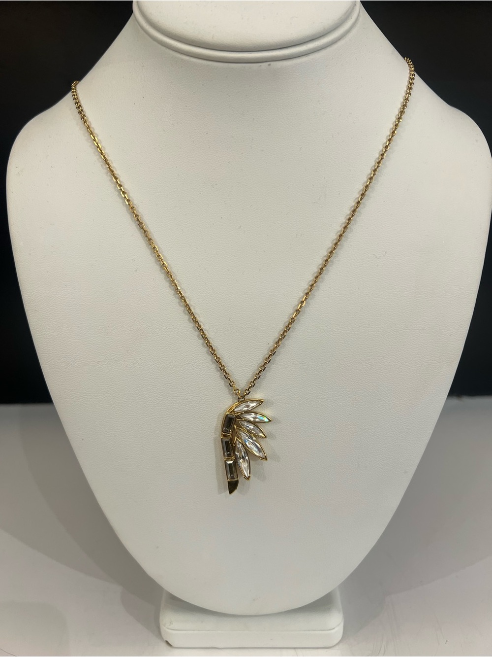 Atelier Swarovski Wonder Woman 1984 pendant necklace - Picture 3 of 6